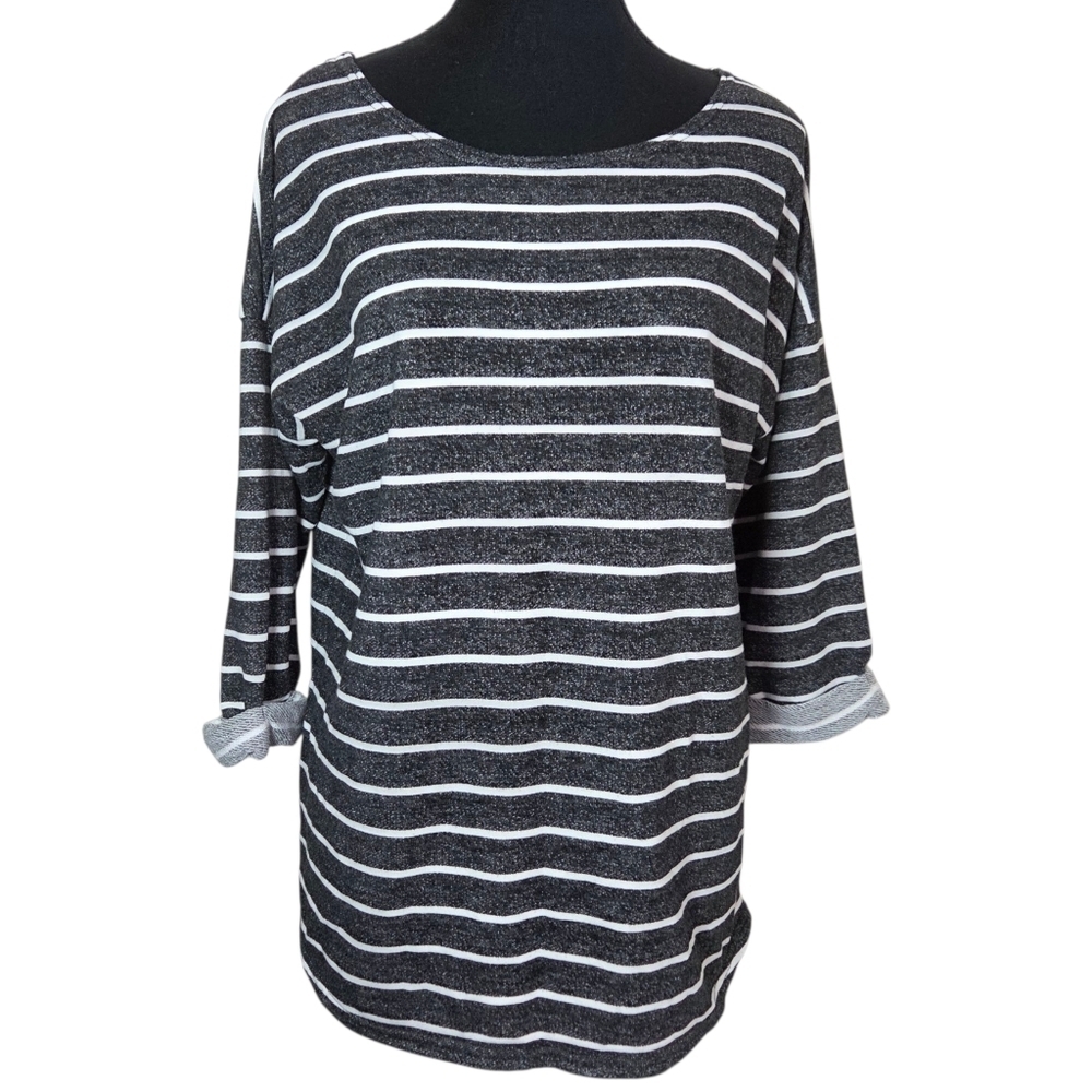 ⭐️Divided Black and White Striped Long Sleeve Shiet Size Med
